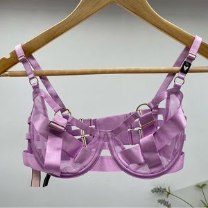 Victoria's Secret Very Sexy Strappy Unlined Balconet Bra in lilac size 36C NEW